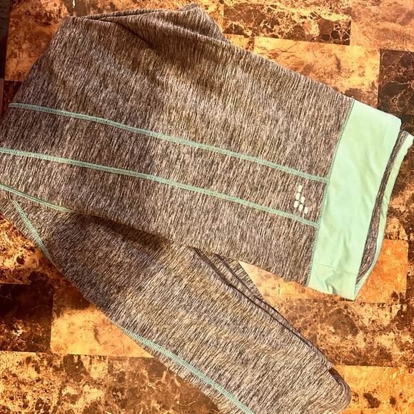 BCG women’s heather grey and turquoise leggings with elastic bottoms. - Picture 5 of 5